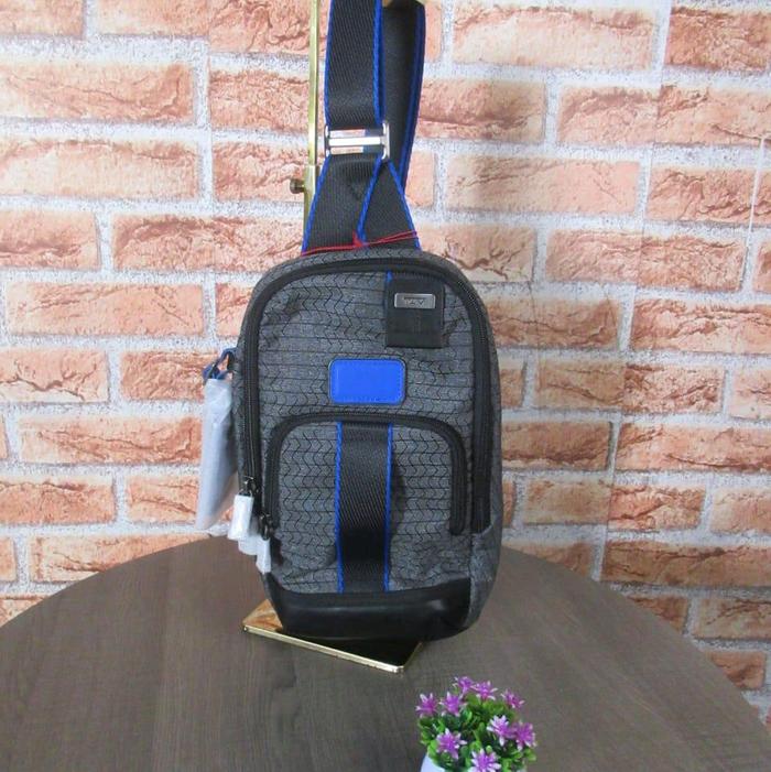 Tas Selempang Pria TUMI Fife Sling Blue Black & Grey 143528-963702223402CHABLOO - Wanita