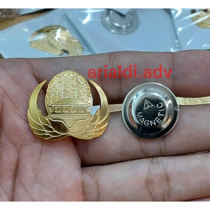 pin korpri eching kuningan disepuh emas ukuran 3 cm magnet pin korpri magnet