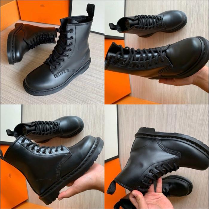 Dr. Martens Boots 1460 Mono Amooth Leather Lace up shoes in Black size 37