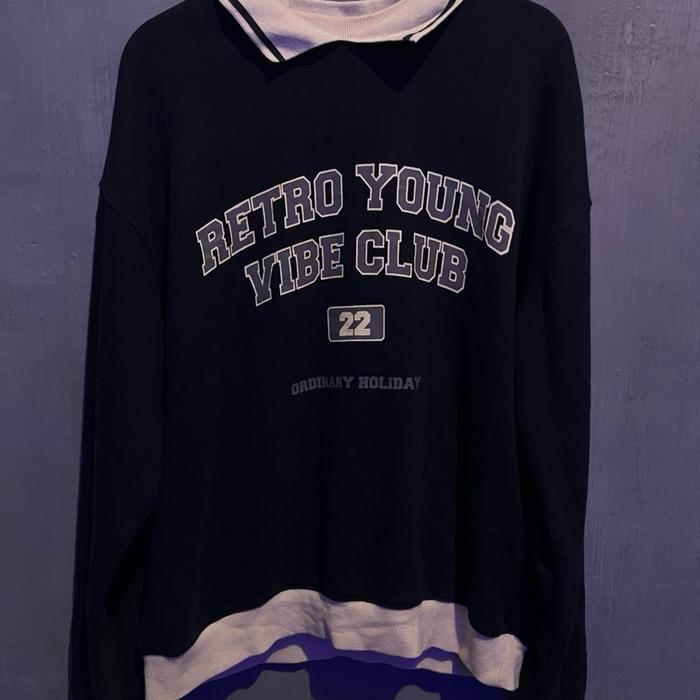 ORDINARY HOLIDAY|| CREWNECK CAMPUS