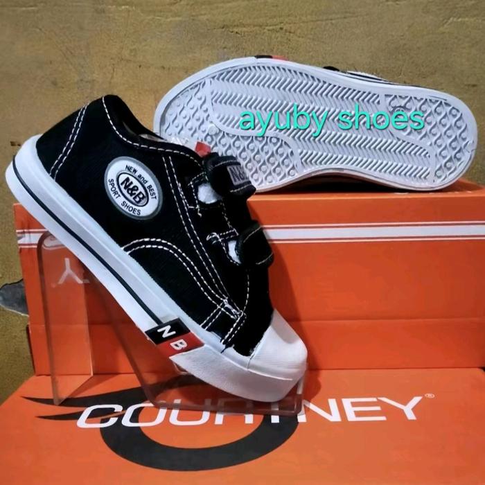 SEPATU PREKAT NB BOLA- HITAM PUTIH- TK/SD/SMP/ SMA/ SEPATU ANAK ANAK TERLARIS