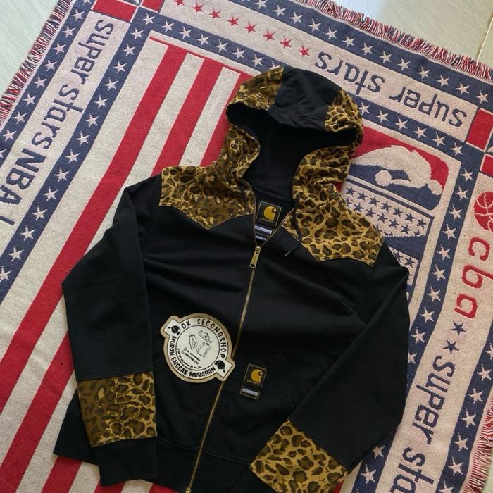Ziphoodie carhartt x neighborhood