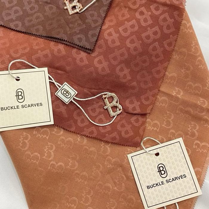 Hijab Buckle Box bahan voal superfine metal logo crystall swaprofzki handfel halus bentuk persegi uk