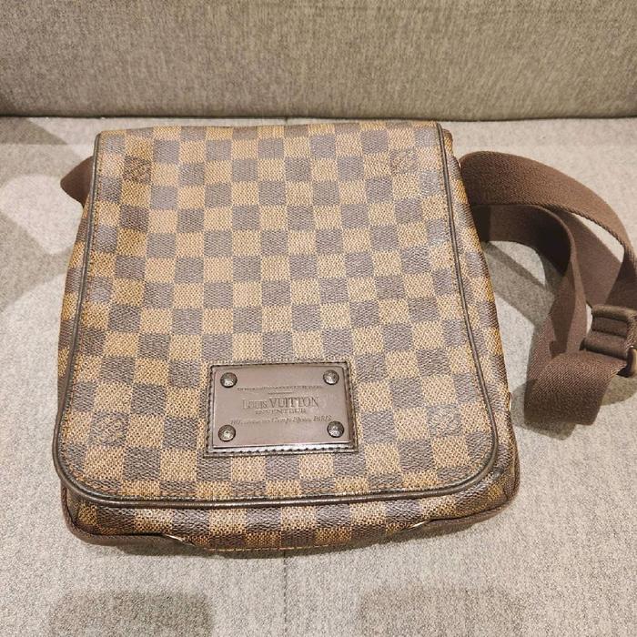 Louis Vuitton Damier Tas Selempang Pria Damier Brooklyn PM N51210 Selempang Kulit Slingbag Warna Ebe