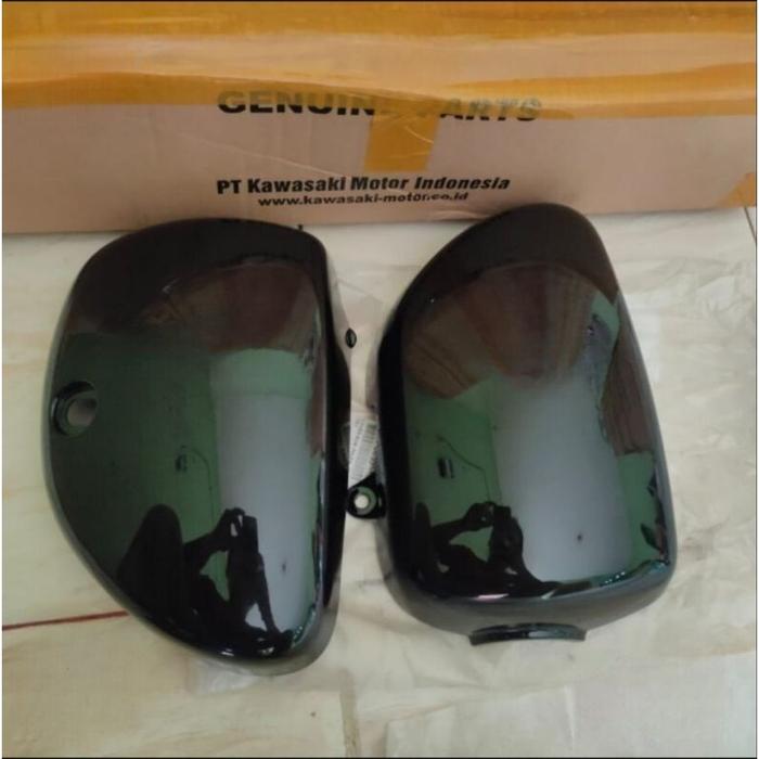Cover Body Bodi Box Tutup Aki Samping Hitam Kilat Glossy Kawasaki W175 Se Cafe Original