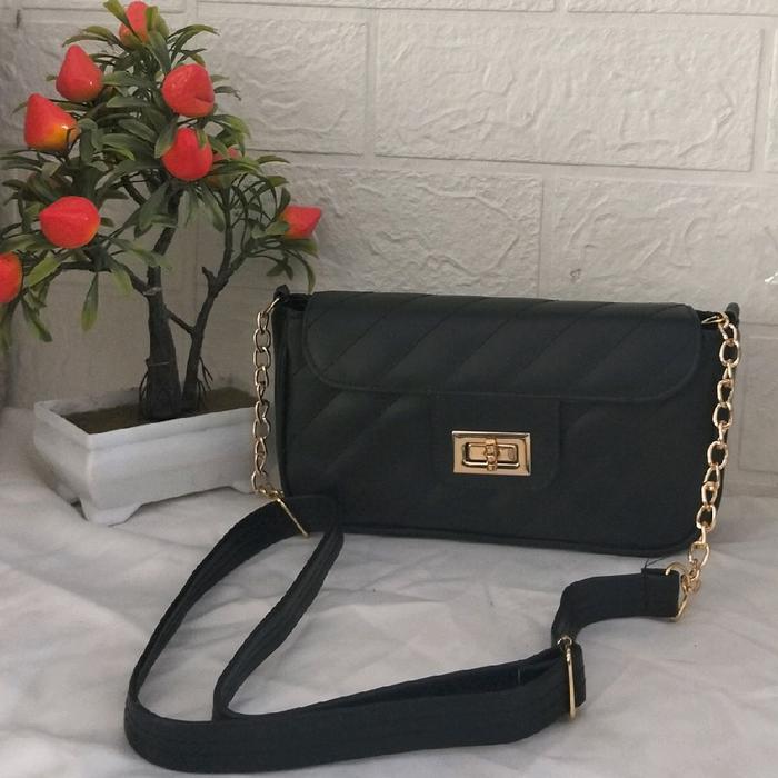 Sling bag cewek rea series bahan halus  cocok untuk style  Wanita terkini