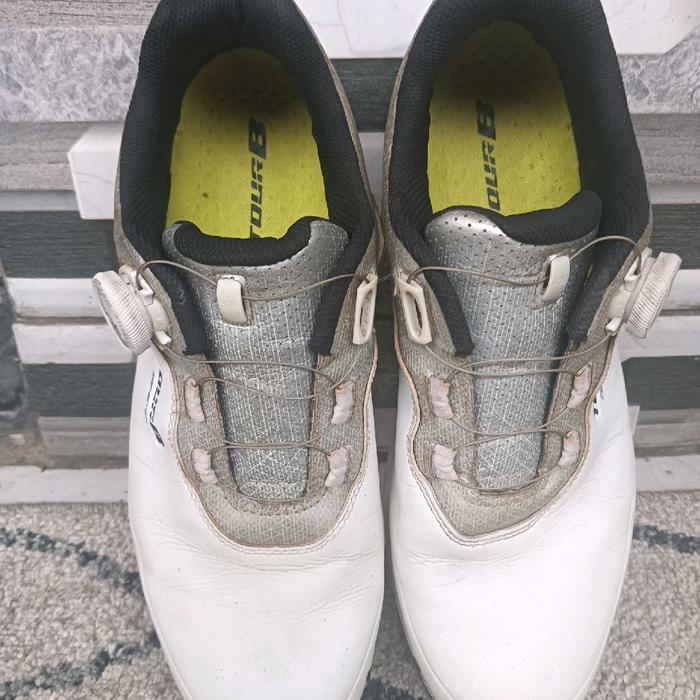 Tour B sepatu golf bekas / spikelees golf shoes