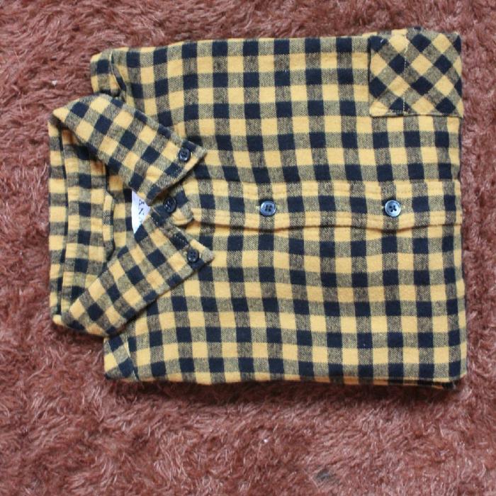 Baju lengan panjang flanel  mulus terang   "Browny"  size  L lebar dada 50  cm panjang 60cm. keren  