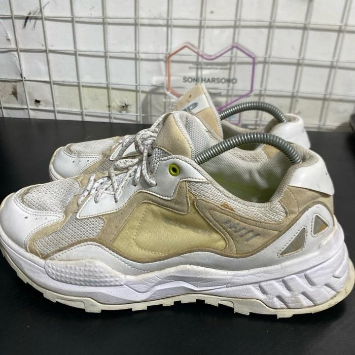 Sepatu second sneakers size 44.5