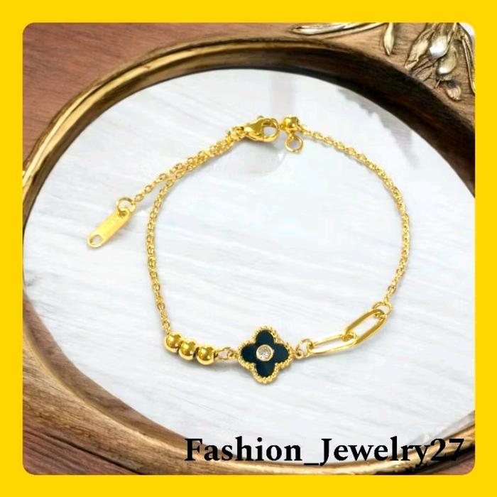 Temukan New Gelang Rantai Wanita Titanium Motif Clover Permata Hitam Triple Boba