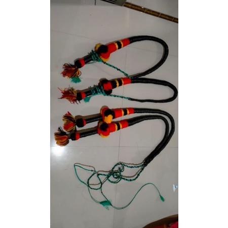 pecut. pecut kepang. pecut rotan. pecut rajut. pecut anak. pecut mainan