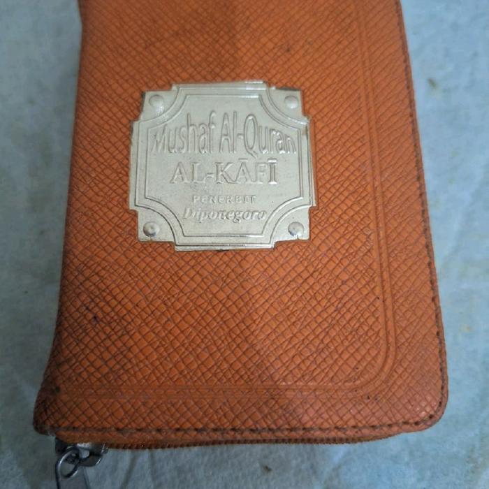 Buku mushaf Al-Qur'an Al-kafi warna orange Limited edition Barang terawat Pemakaian pribadj