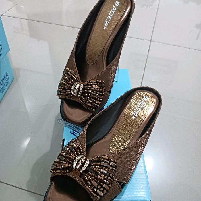 Bader, Sepatu pesta wanita Mewah