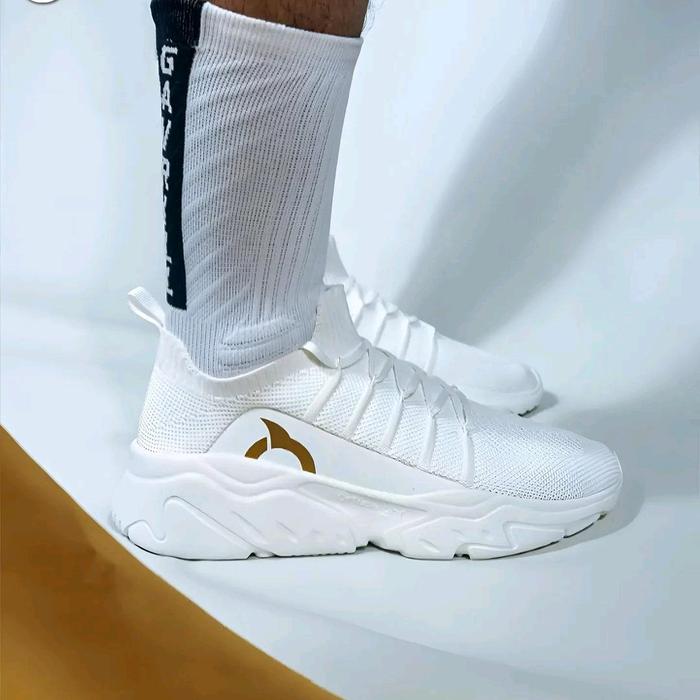 SEPATU SNEAKERS ORTUSEIGHT INVADERS