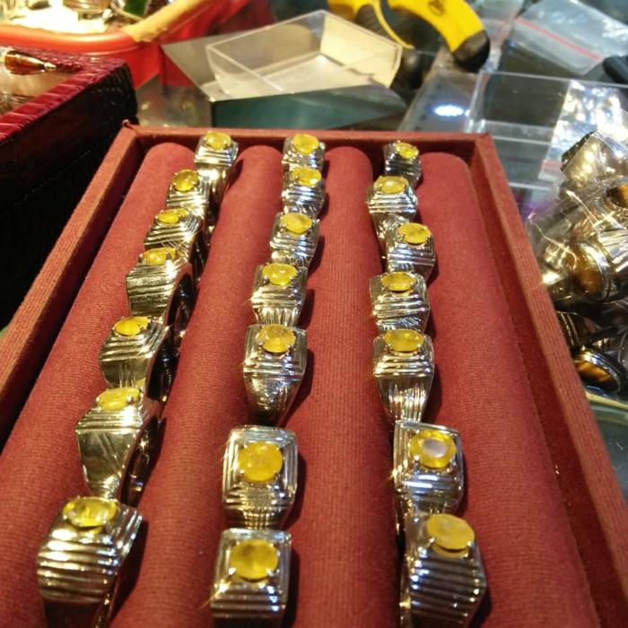 Grosir Natural Yellow Sapphire asli Bukan Catam