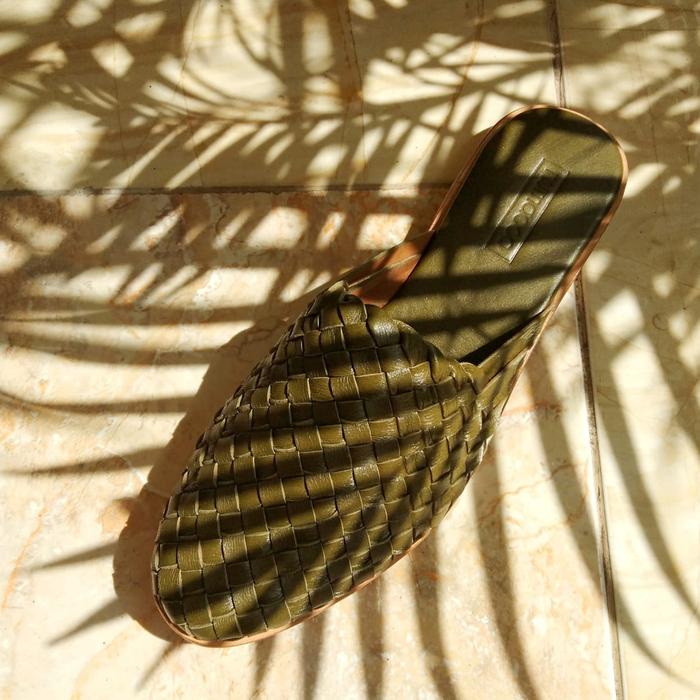 Mendo selop dan mendo tali olive sandal