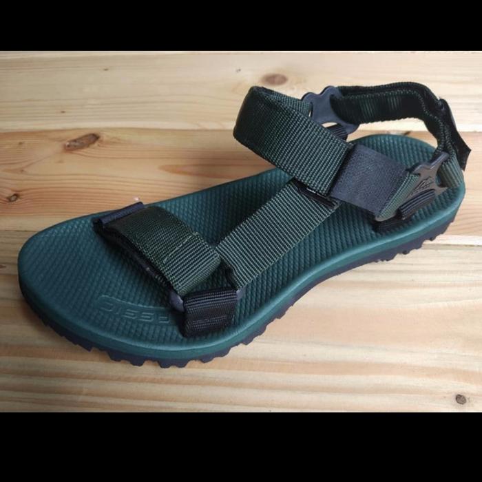 SANDAL OUTDOOR CROP ENIGMA GRE