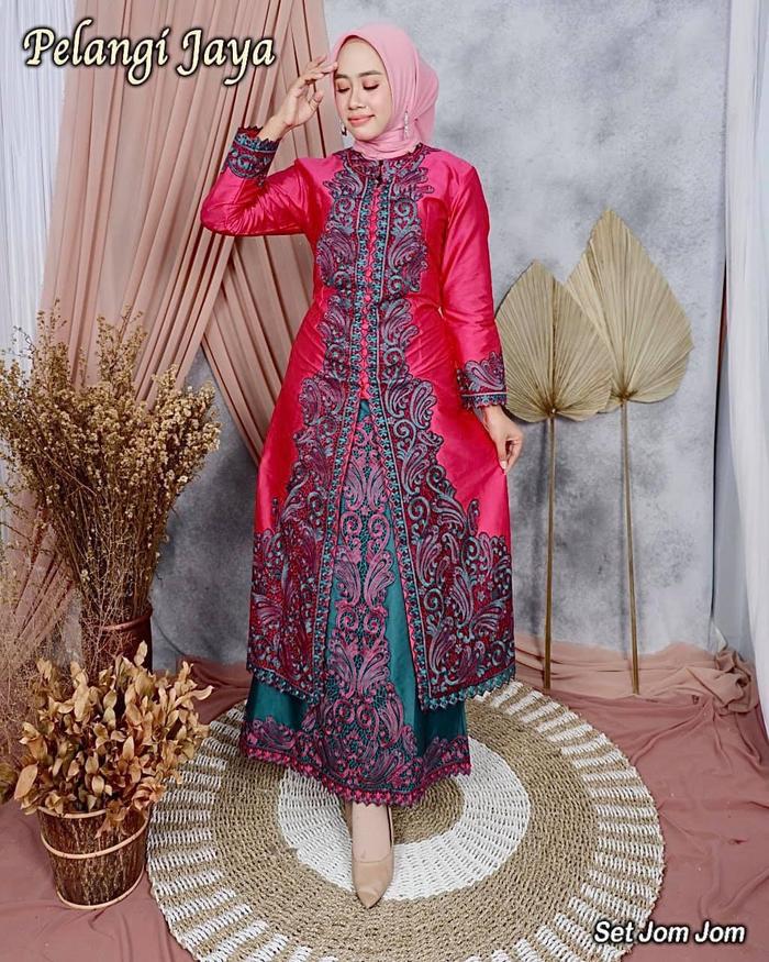 Gamis Muslim Wanita Bahan Sutra Dove Warna Merah