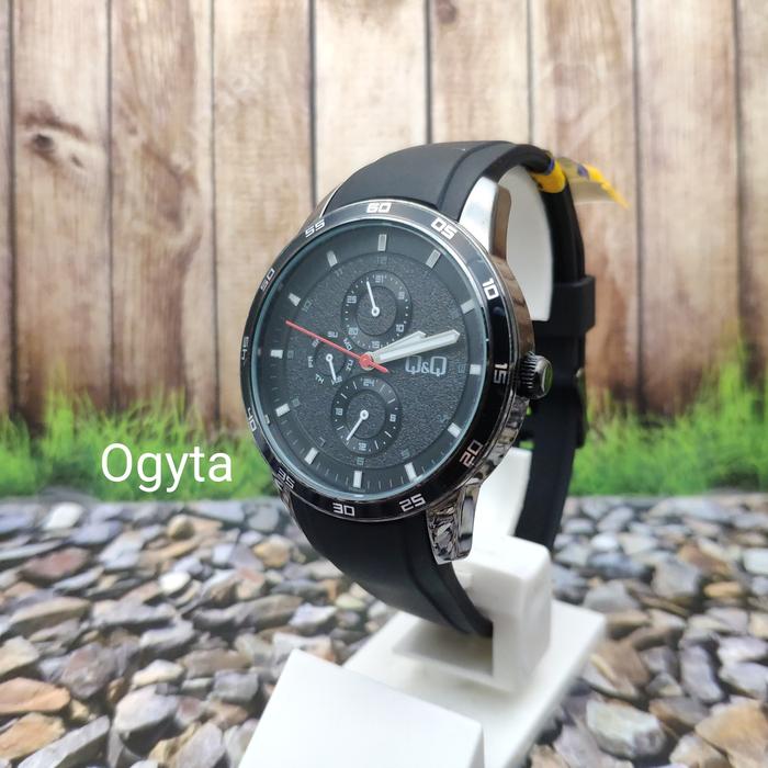 Q&Q QQ Analog Jam Tangan Pria Strap Karet Hitam AA38J502Y Original