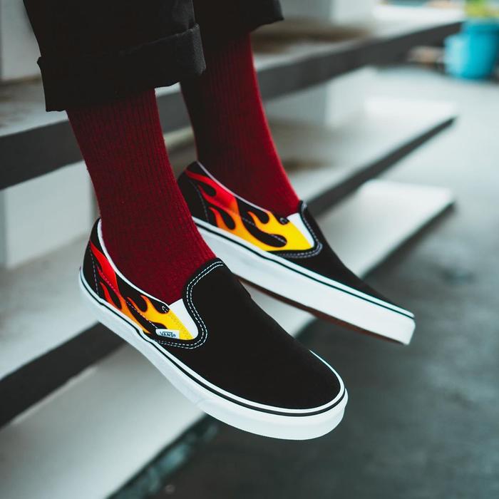 Vans Slip On Flame Black / True White Original Resmi