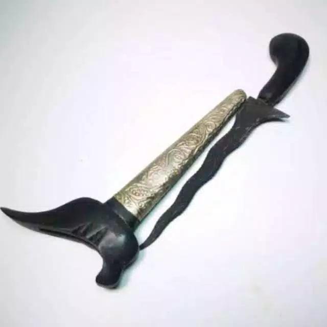 Keris Sarung Kuningan Rajahan