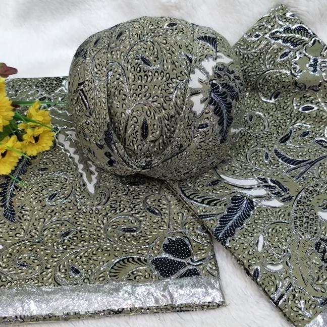 Blangkon Sunda Set Kain Jarik Couple Dengan Tinta Prodo Halus Elegan