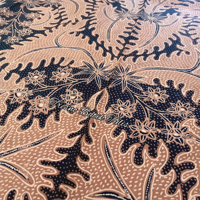 Batik tulis motif Godong Kates warna alam
