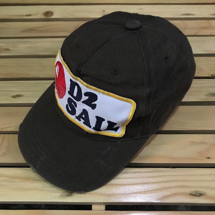 Cap Dsquared2