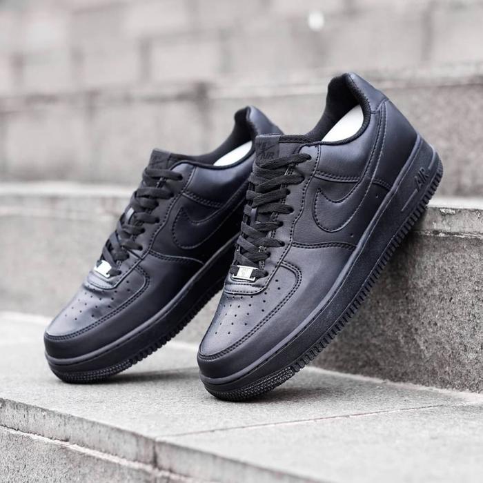 Sepatu Sneakers Pria Nike Airforce 1 Triple Black