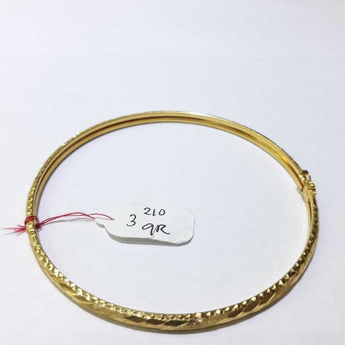 Gelang bulat emas kuning kadar 375 berat 3.21 gram diameter 6.1 6.2cm