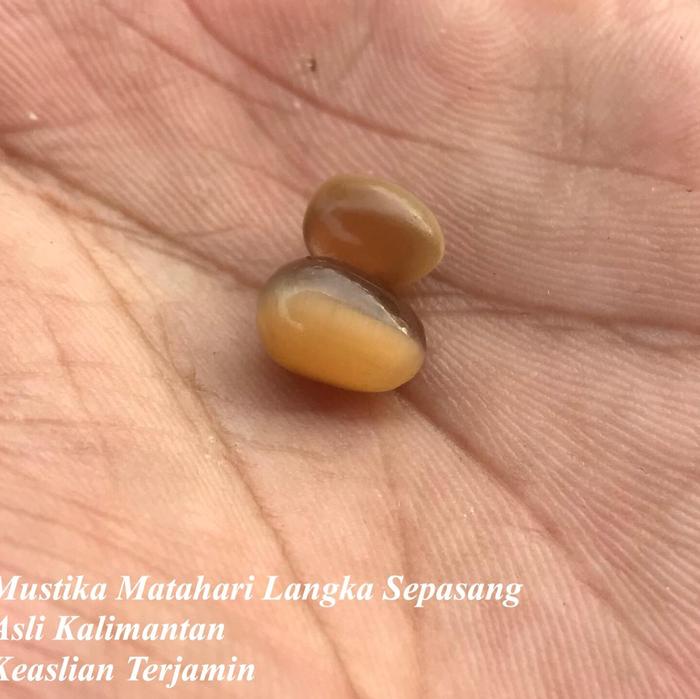 Batu Mustika Matahari Langka Sepasang Asli Kalimantan