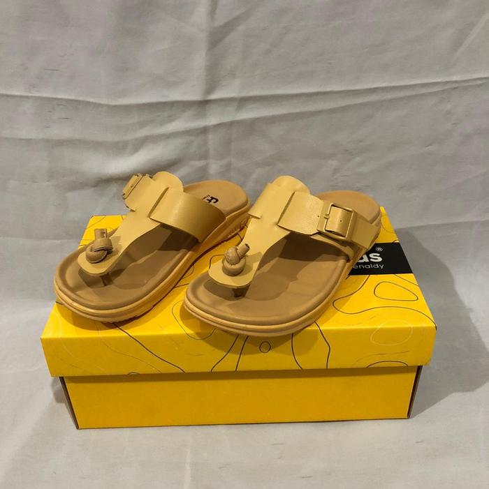 Sandal jepit anak perempuan FRANSISKA RENALDY YELLOW