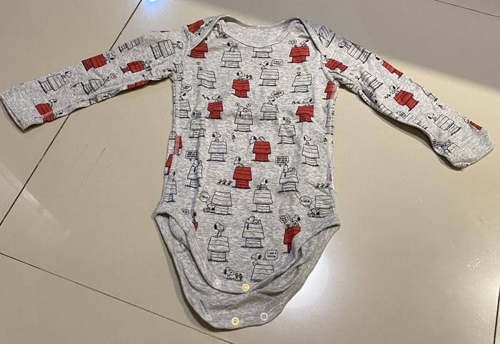 Jumpsuit Snoopy Uniqlo Preloved