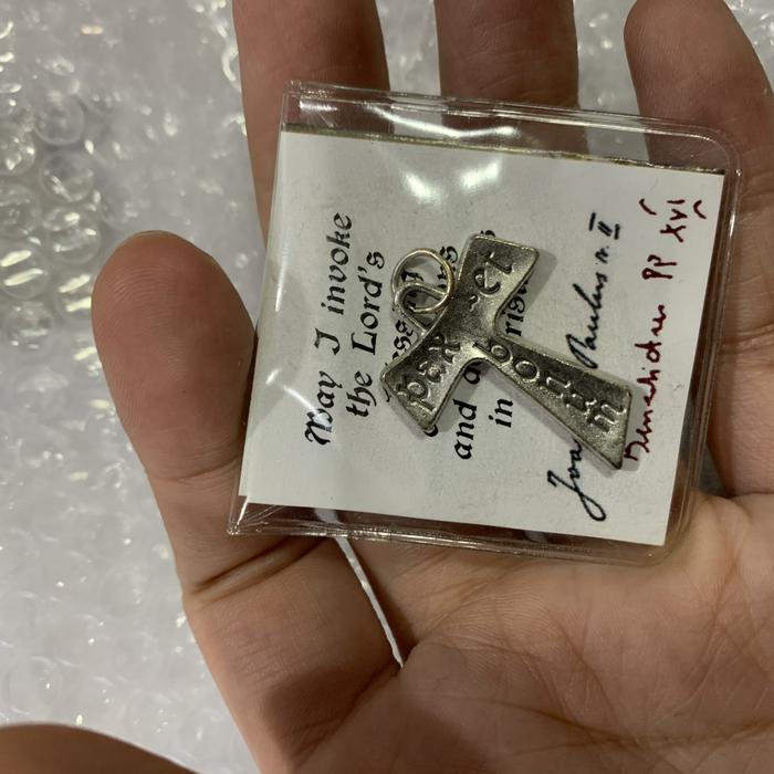 Liontin oleh oleh vatikan roma kode 1
