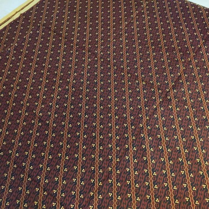 Kain Batik kota solo motif bintik-bintik