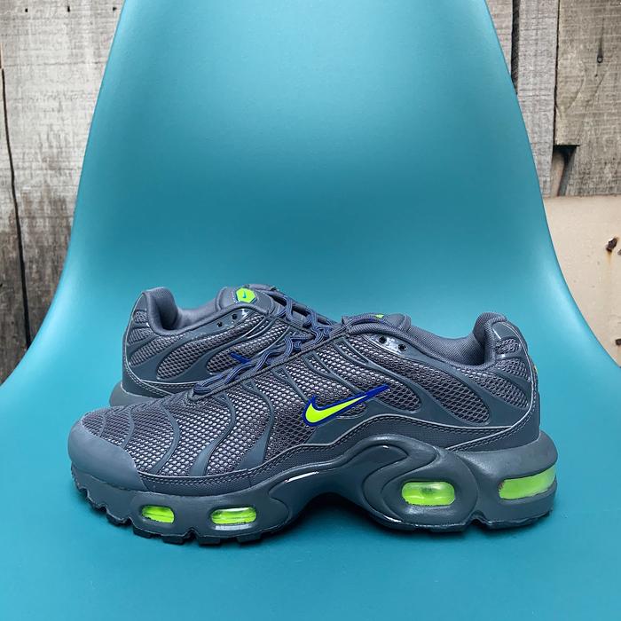 Nike Air Max Plus Original Sneakers Cewek Murah
