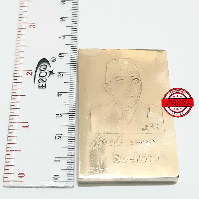 Replika Emas Batangan Lm Sukarno Ukuran 500 Gram