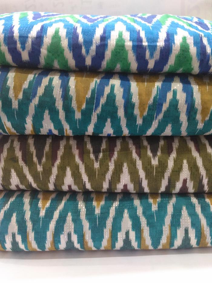 Kain Sutra Meteran Tenun Tangan Motif Co' Bo' Bugis Kombinasi Warna