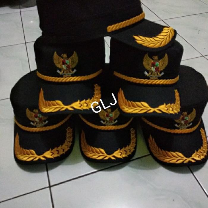 Topi komando garuda hitam