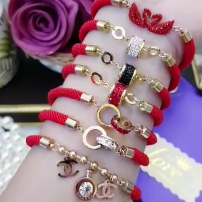 Gelang Tali Merah Titanium Lapis Emas