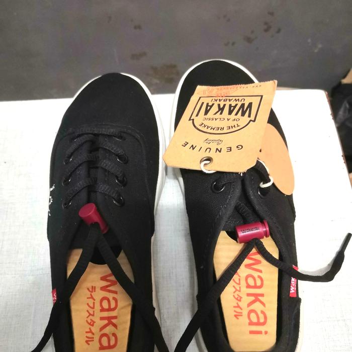Sepatu Wakai Uwabaki Slip On Black