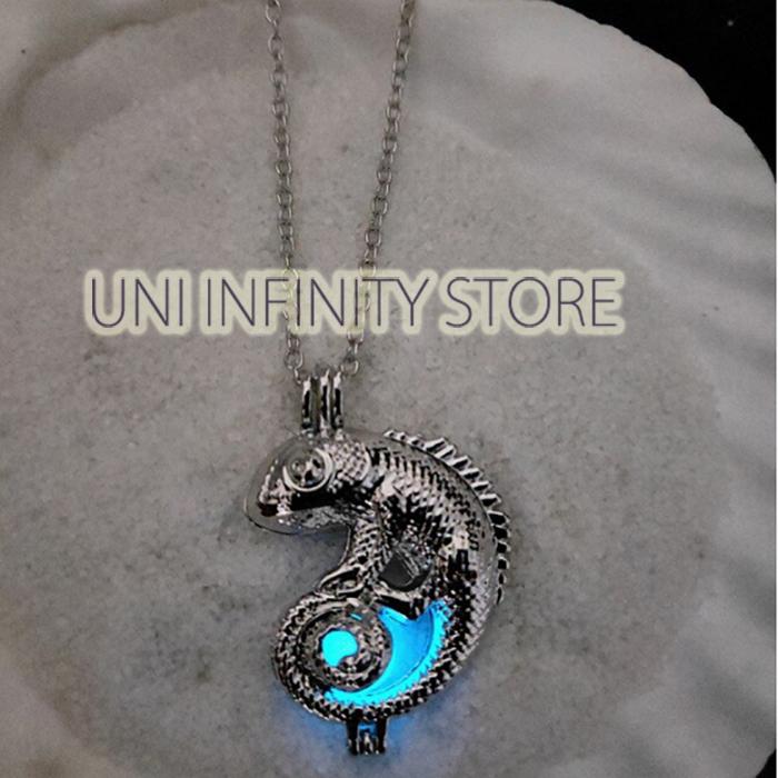 JWNE0407 Kalung Bunglon Reptil Dark Blue Green Glow In The Dark Lizard