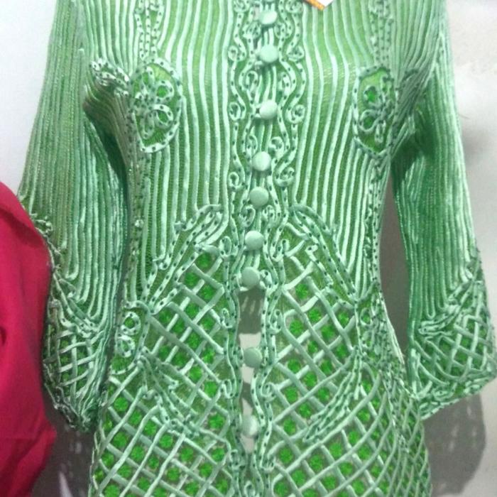 kebaya sulam usus lampung