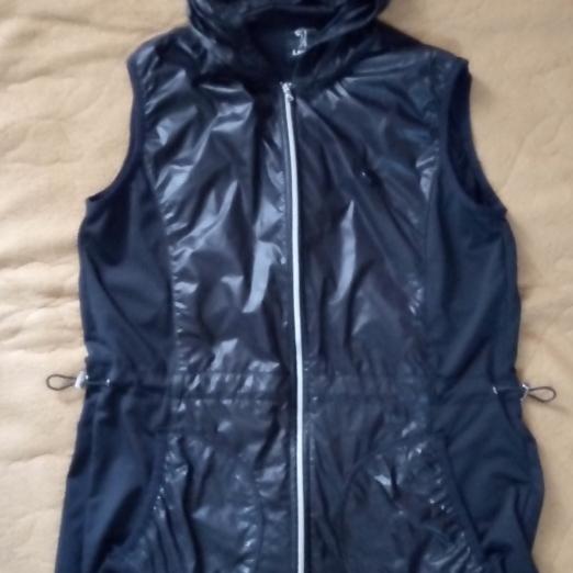 Preloved Rompi Vest Hoodie Parka Wanita Istimewa