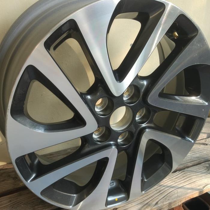 velg sienta type q