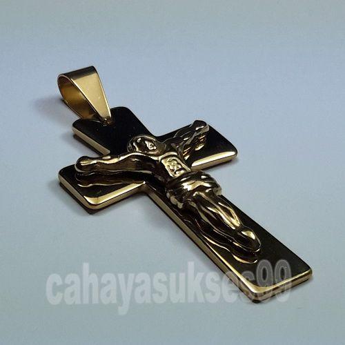 Liontin Kalung Salib Yesus Titanium Gold Cross Necklace 3cm x 4,8cm
