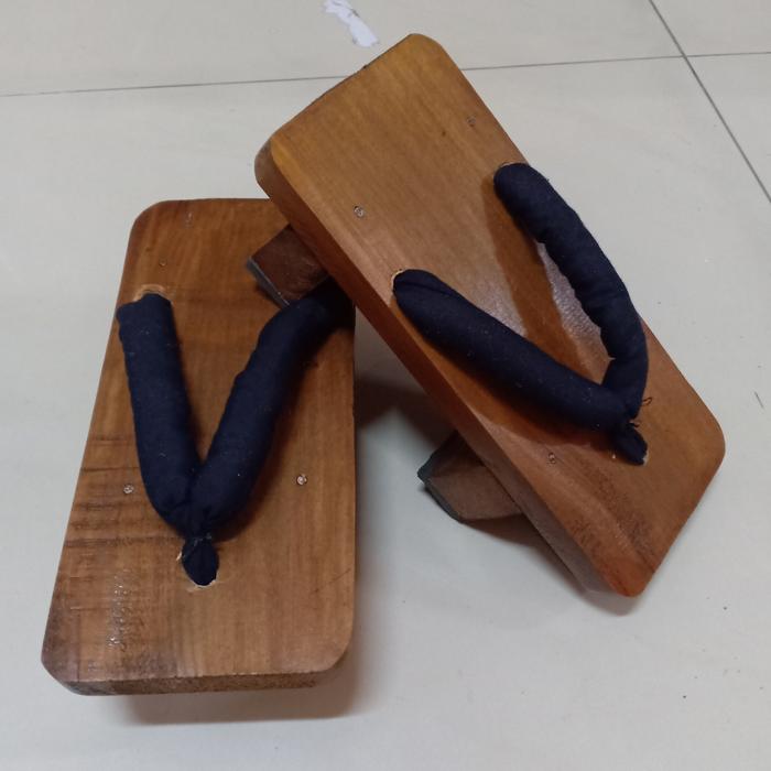 Sandal Geta ukuran 45