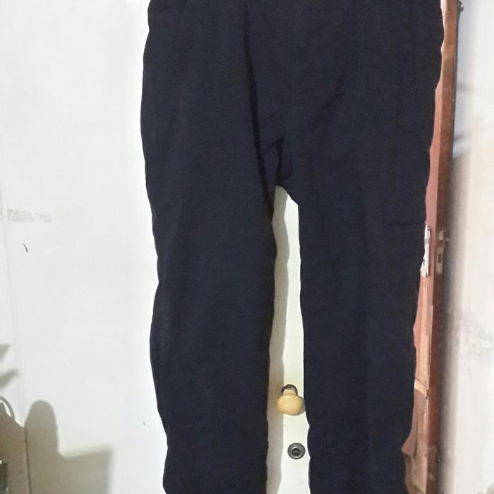 Celana panjang cewek UNIQLO bekas impor