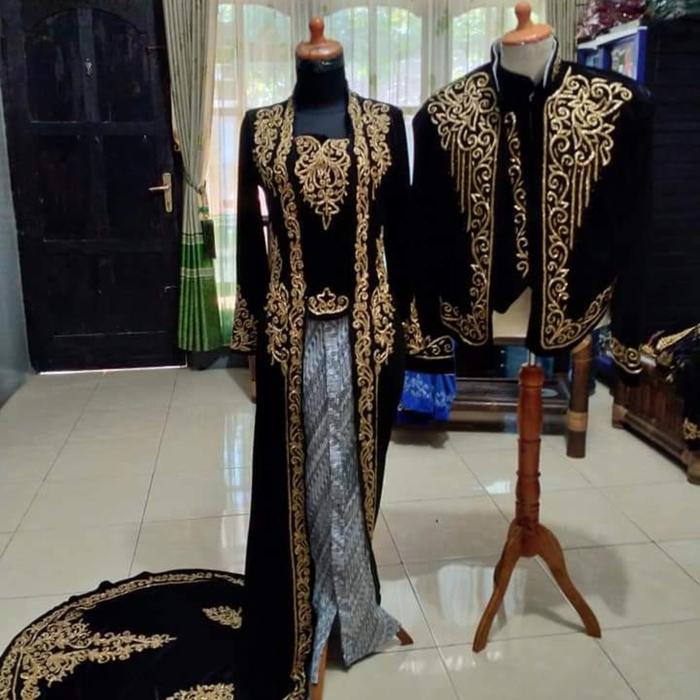 Sepasang Pengantin Sekar Ayu