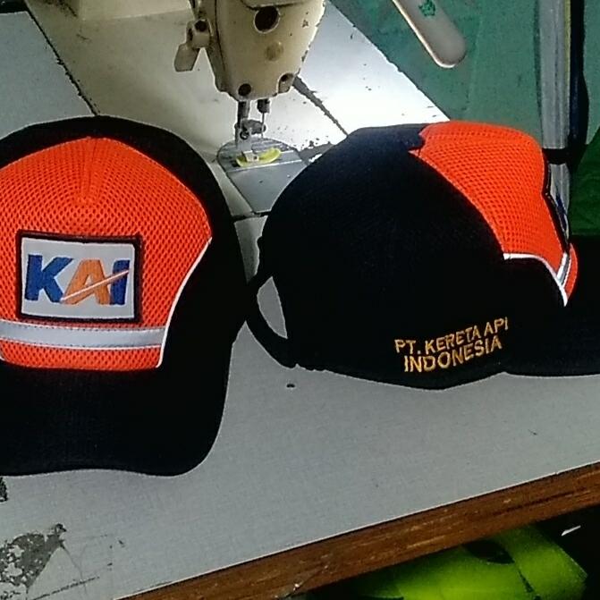 topi kai PT KAI kereta api Indonesia